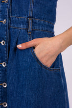 Upload the image to the Gallery viewer, vestito denim estivo erdenite di alzavola moda sostenibile, dettaglio tasca frontale