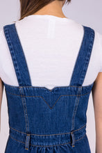 Upload the image to the Gallery viewer, vestito denim estivo erdenite di alzavola moda sostenibile, dettaglio spalline sul retro