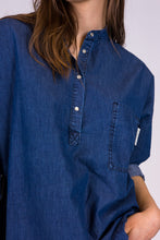 Upload the image to the Gallery viewer, alzavola moda sostenibile camicia carola dettaglio 4