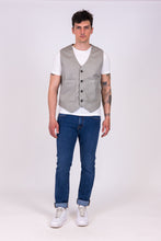 Carica l'immagine nel visualizzatore di Gallery, gilet uomo grigio cosroe di alzavola moda sostenibile, abbigliamento etico