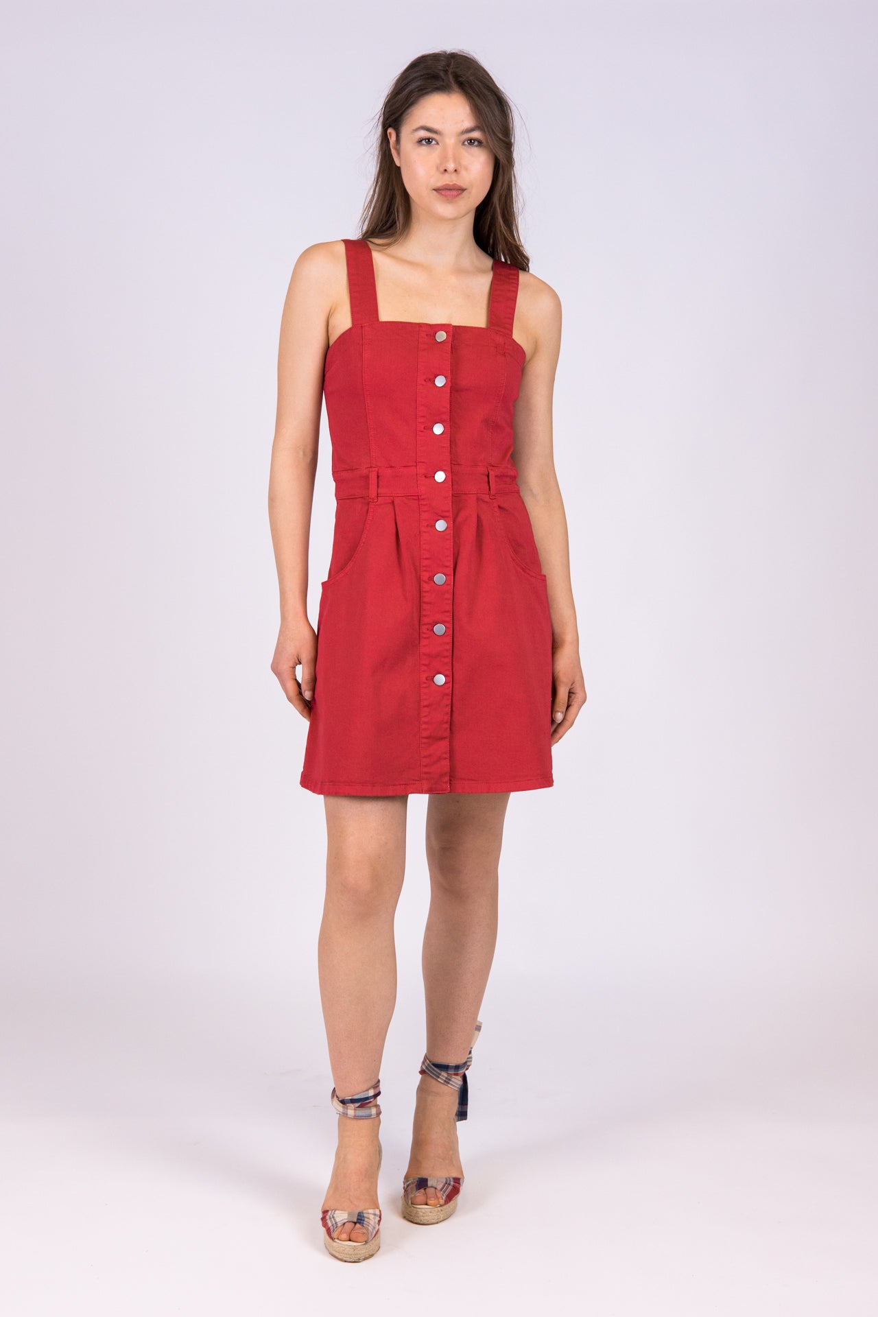 vestito cotone rosso estivo erdenite di alzavola moda sostenibile, figura intera