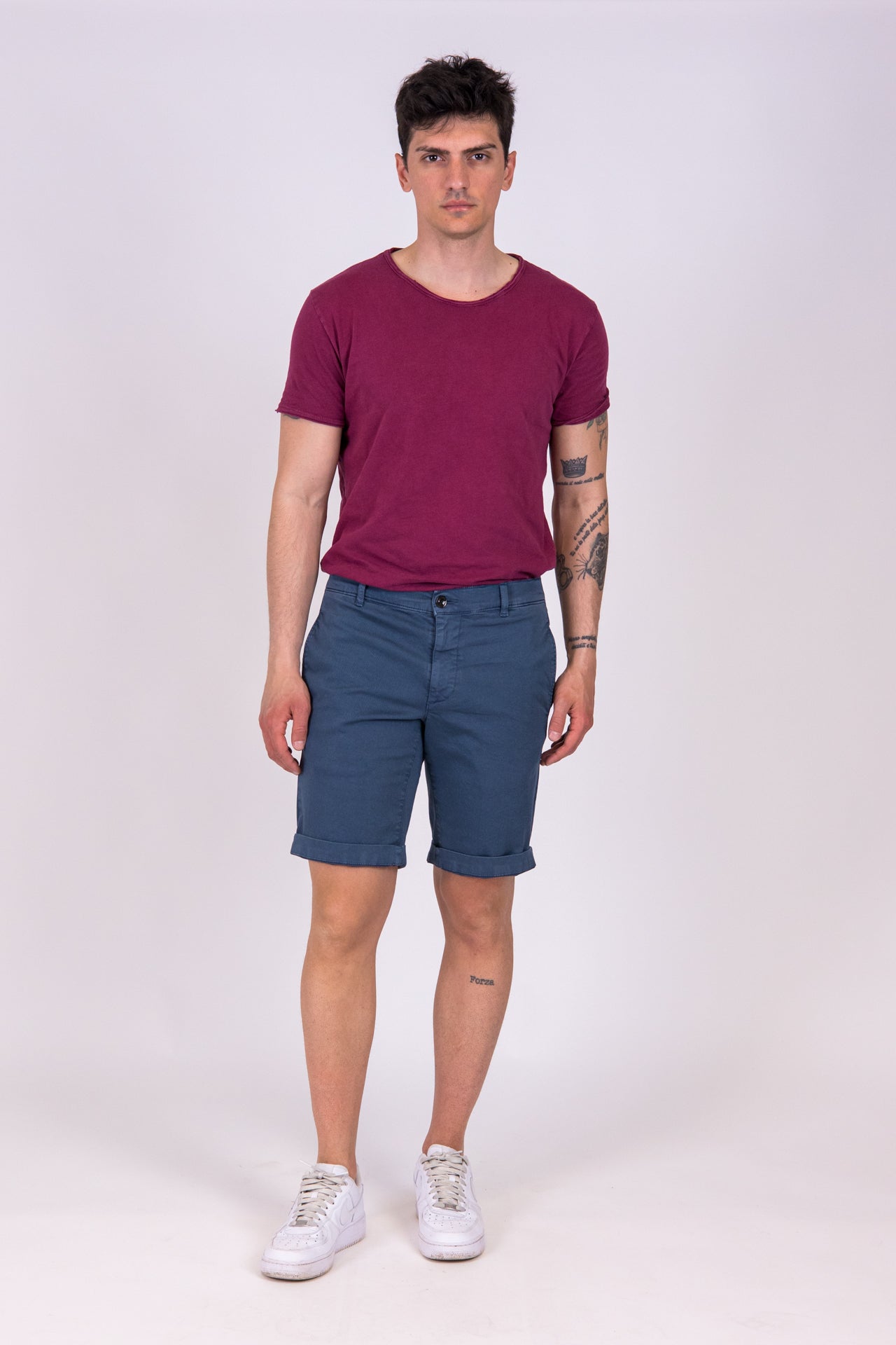 alzavola moda sostenibile short pantaloncino blu uomo enrico vista fronte