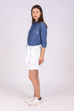 Carica l&#39;immagine nel visualizzatore di Gallery, alzavola moda sostenibile short pantaloncino bianco gloria lato con cintura
