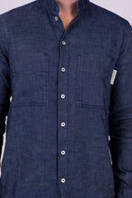 Upload the image to the Gallery viewer, camicia coreana uomo leo alzavola moda sostenibile fronte

