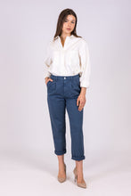 Carica l&#39;immagine nel visualizzatore di Gallery, alzavola moda sostenibile pantalone donna dama fronte
