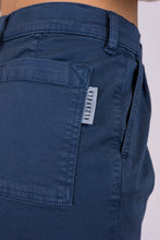 Carica l&#39;immagine nel visualizzatore di Gallery, alzavola moda sostenibile pantalone donna dama dettaglio tasca
