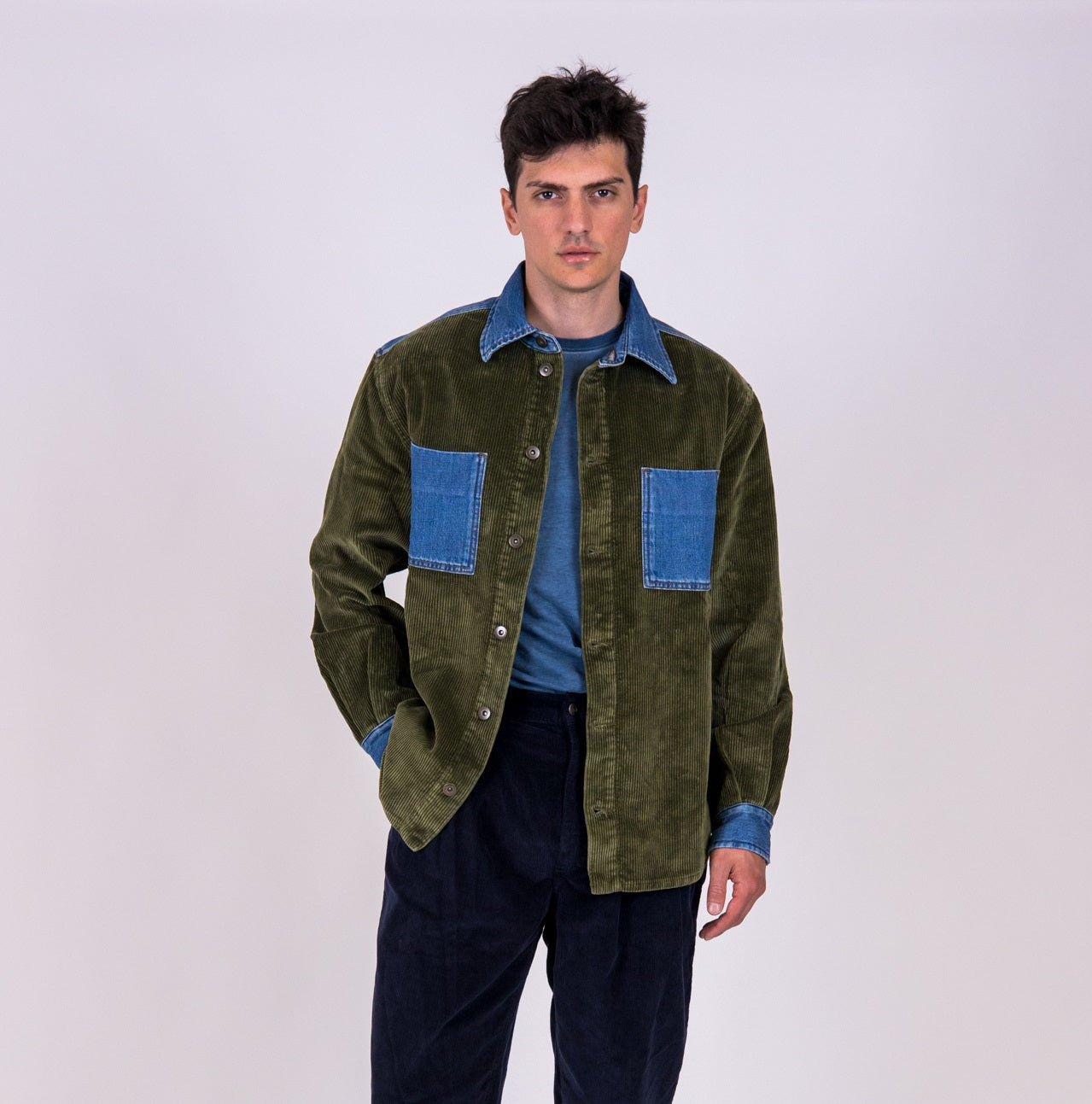 camicia lunardo unisex in denim e velluto verde militare di alzavola made in italy